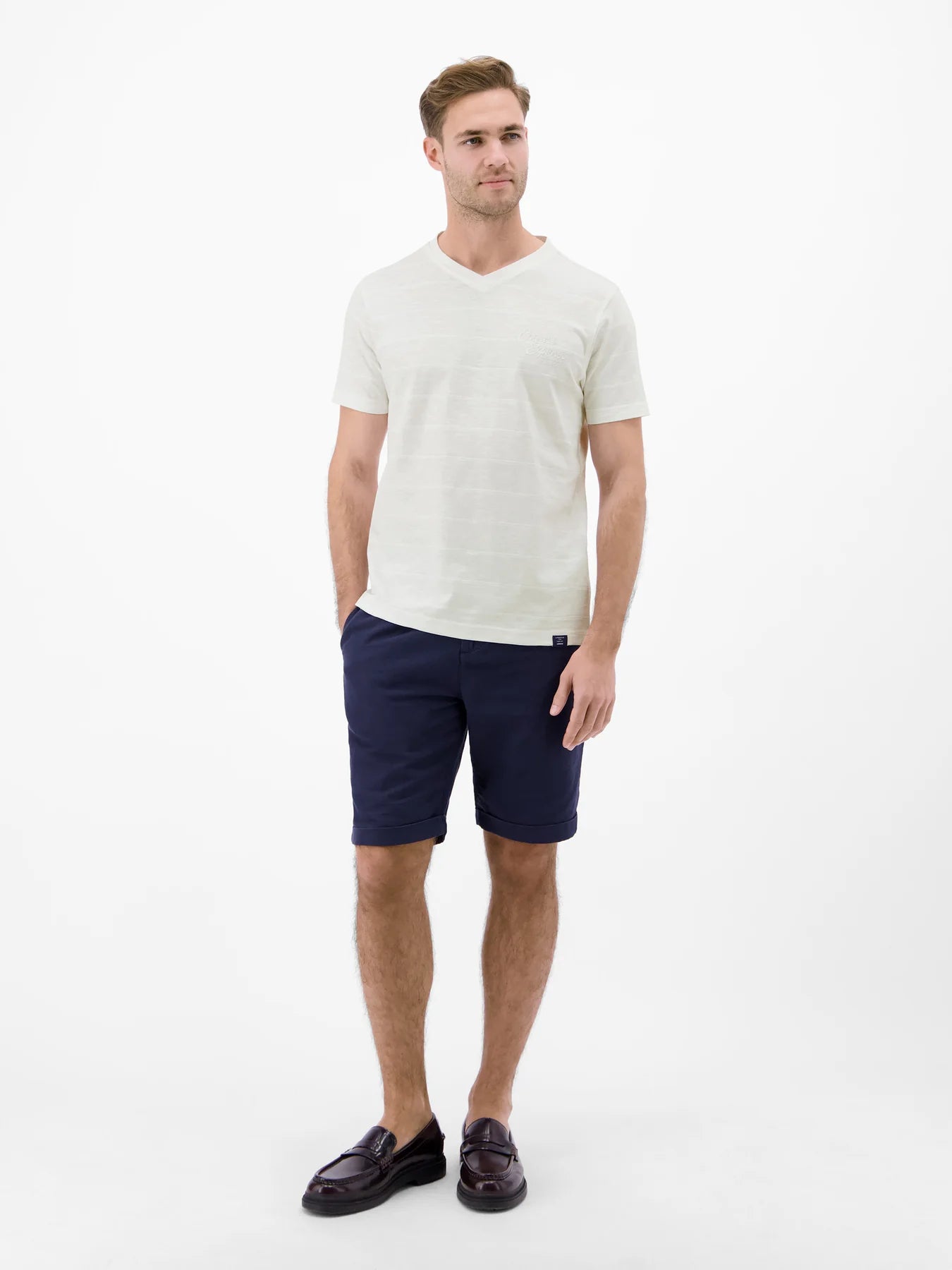 Lerros, V-Neck White T-shirt in knit quality