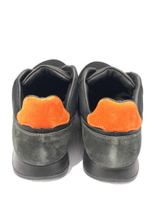 Pedro, Black and Orange Shoes